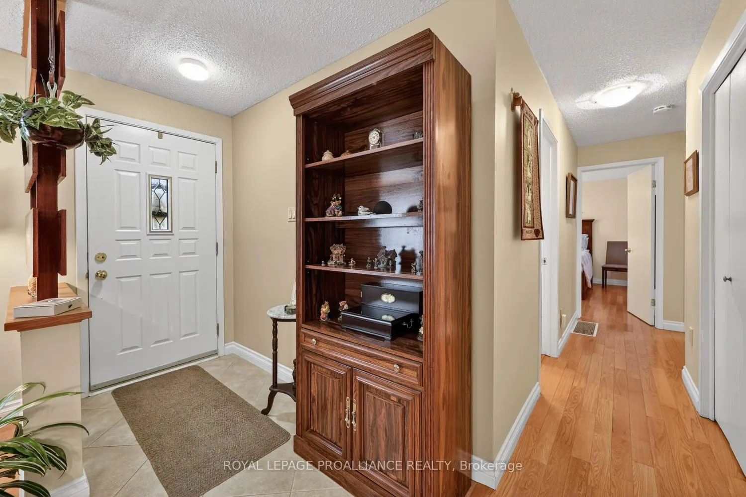 Photo 11 of 8 Bernard Crescent, Augusta, Augusta Twp — HOMEH