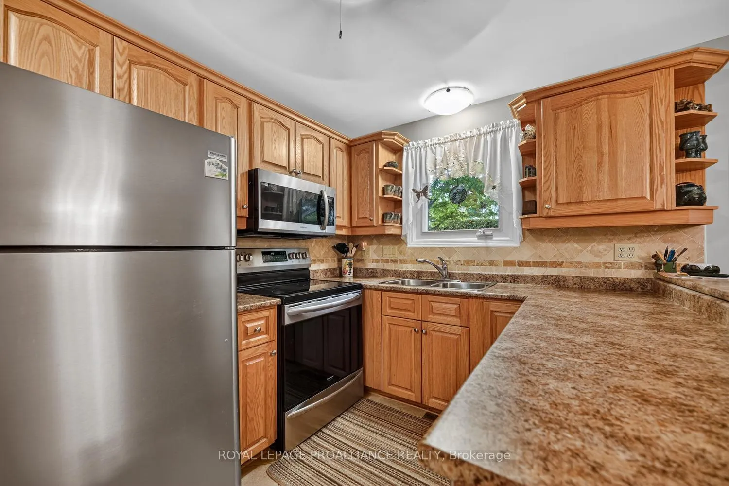 Photo 16 of 8 Bernard Crescent, Augusta, Augusta Twp — HOMEH