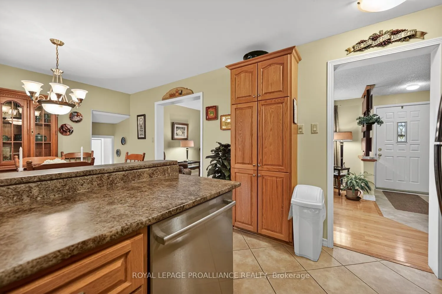 Photo 18 of 8 Bernard Crescent, Augusta, Augusta Twp — HOMEH