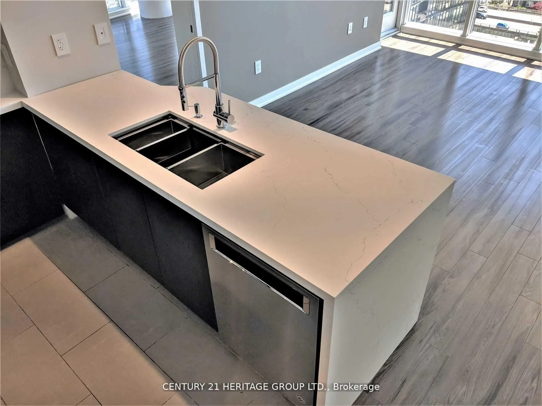 Photo 8 of Unit 1910, 15 Fort York Boulevard, Toronto, Waterfront Communities — HOMEH