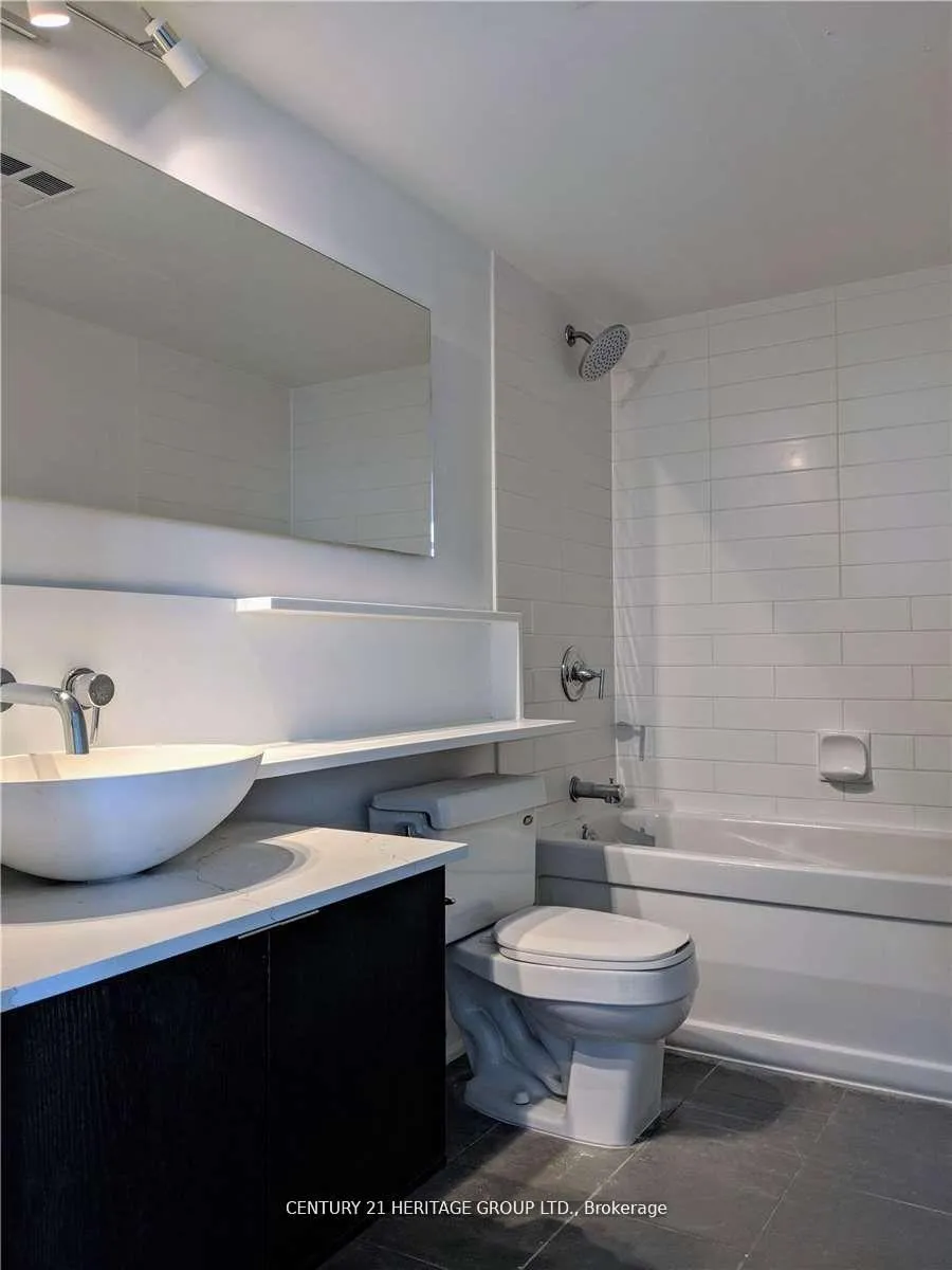 Photo 10 of Unit 1910, 15 Fort York Boulevard, Toronto, Waterfront Communities — HOMEH