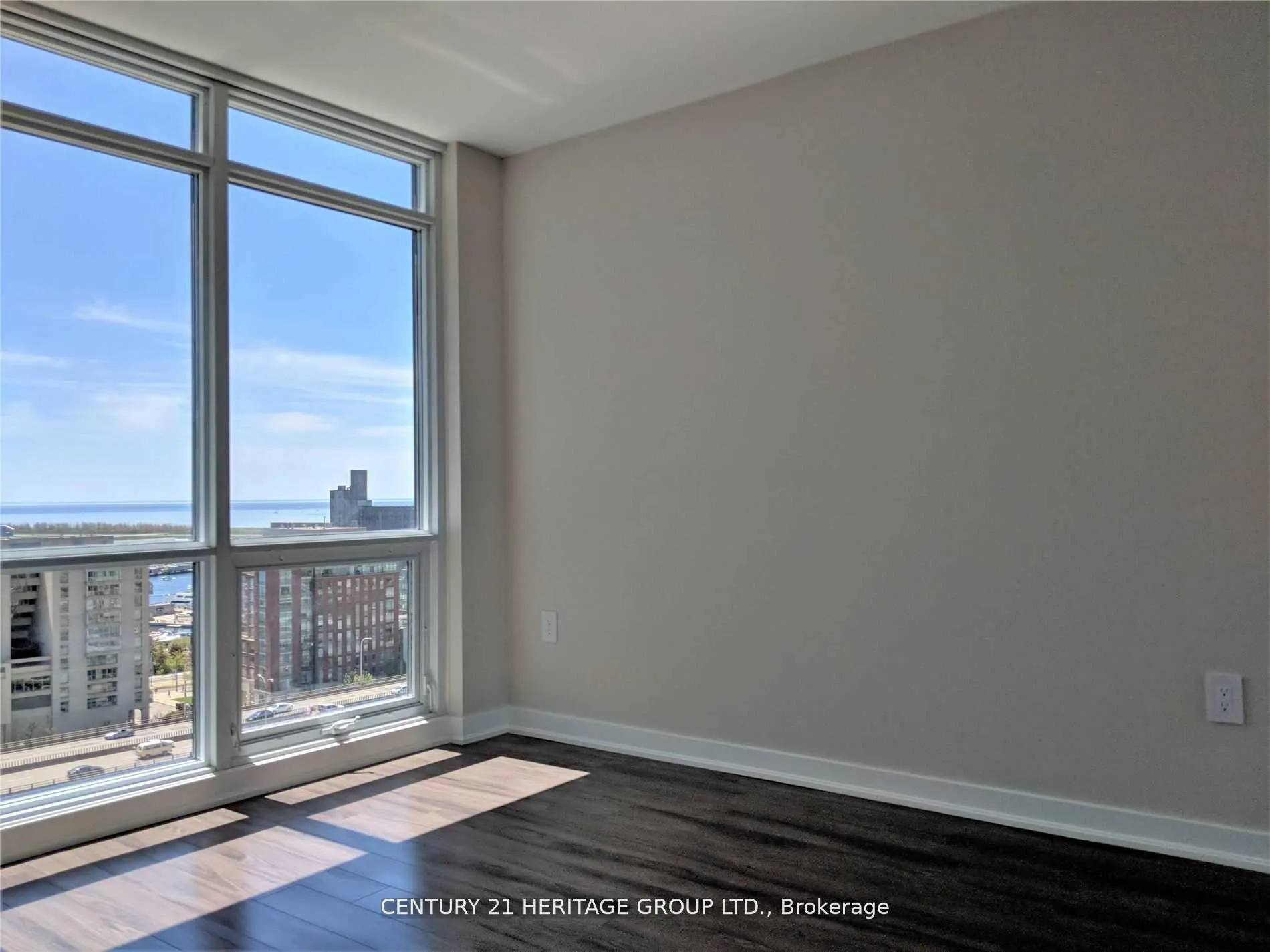 Photo 13 of Unit 1910, 15 Fort York Boulevard, Toronto, Waterfront Communities — HOMEH