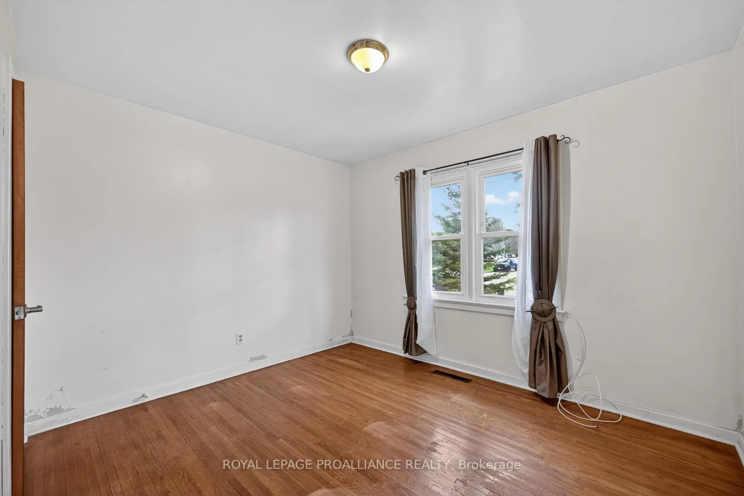 Photo 16 of 773 Royal Crescent, Prescott — HOMEH