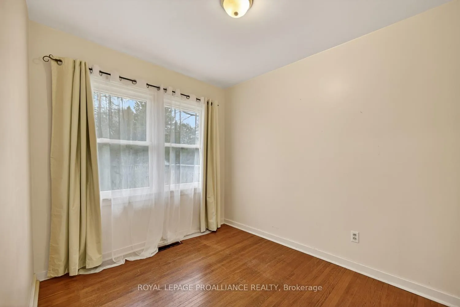 Photo 18 of 773 Royal Crescent, Prescott — HOMEH