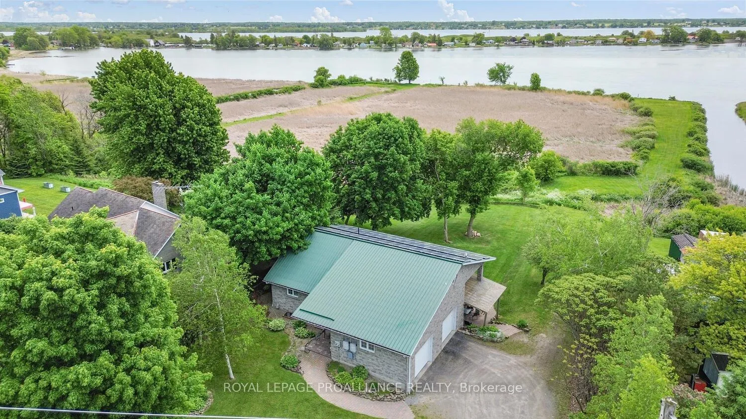 Photo 2 of 2111 County Road 2 E, Edwardsburgh/Cardinal, Edwardsburgh/Cardinal Twp — HOMEH