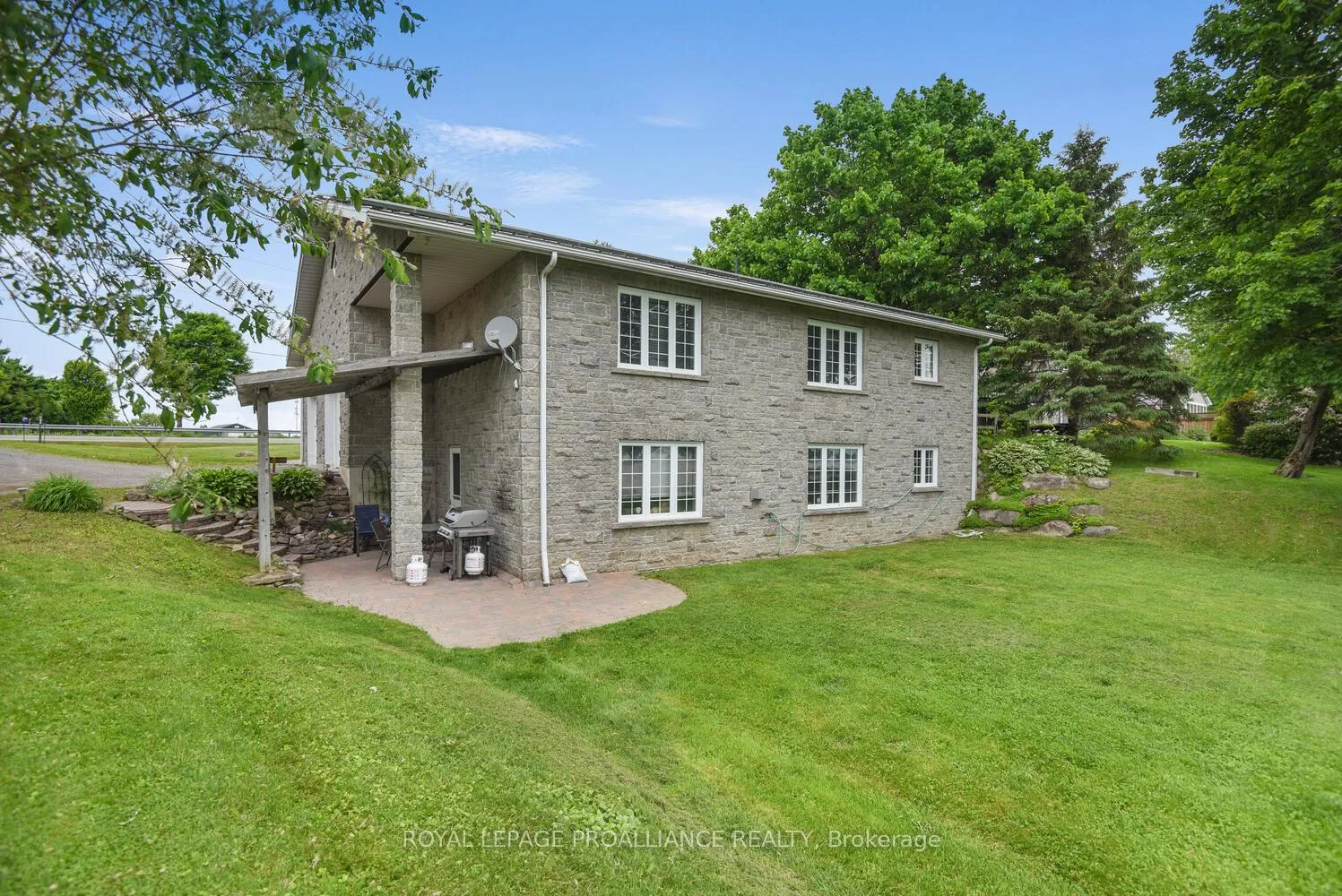 Photo 4 of 2111 County Road 2 E, Edwardsburgh/Cardinal, Edwardsburgh/Cardinal Twp — HOMEH