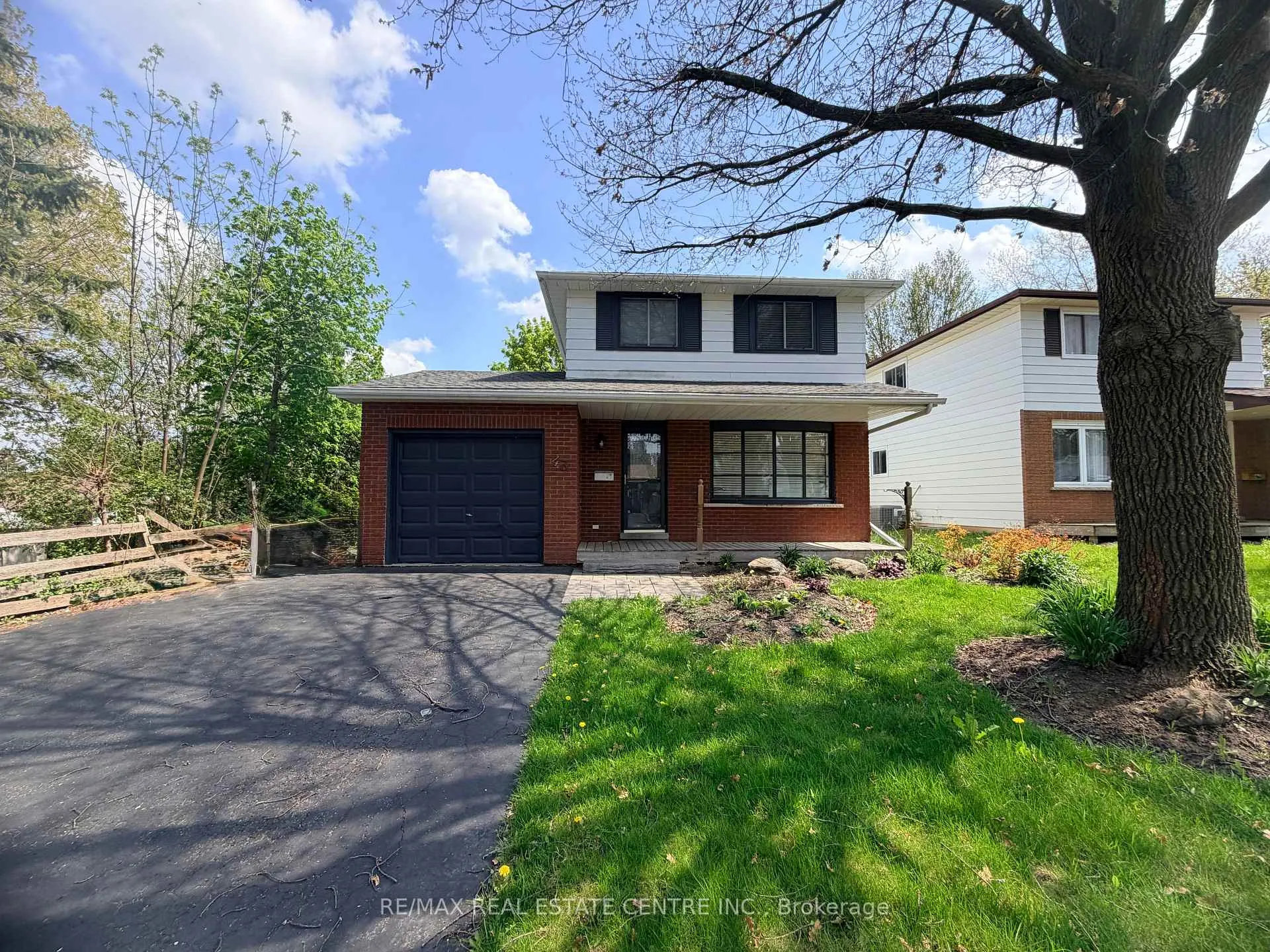 Photo 1 of 43 Forest Glen Crescent, Kitchener, Forest Hill — HOMEH