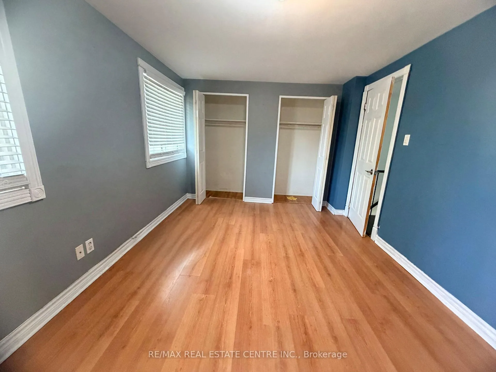 Photo 2 of 43 Forest Glen Crescent, Kitchener, Forest Hill — HOMEH