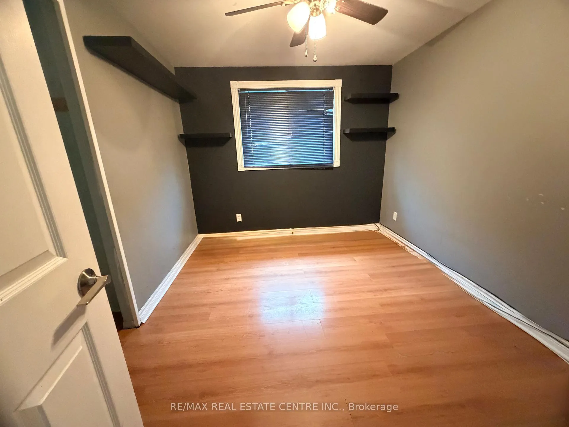 Photo 5 of 43 Forest Glen Crescent, Kitchener, Forest Hill — HOMEH
