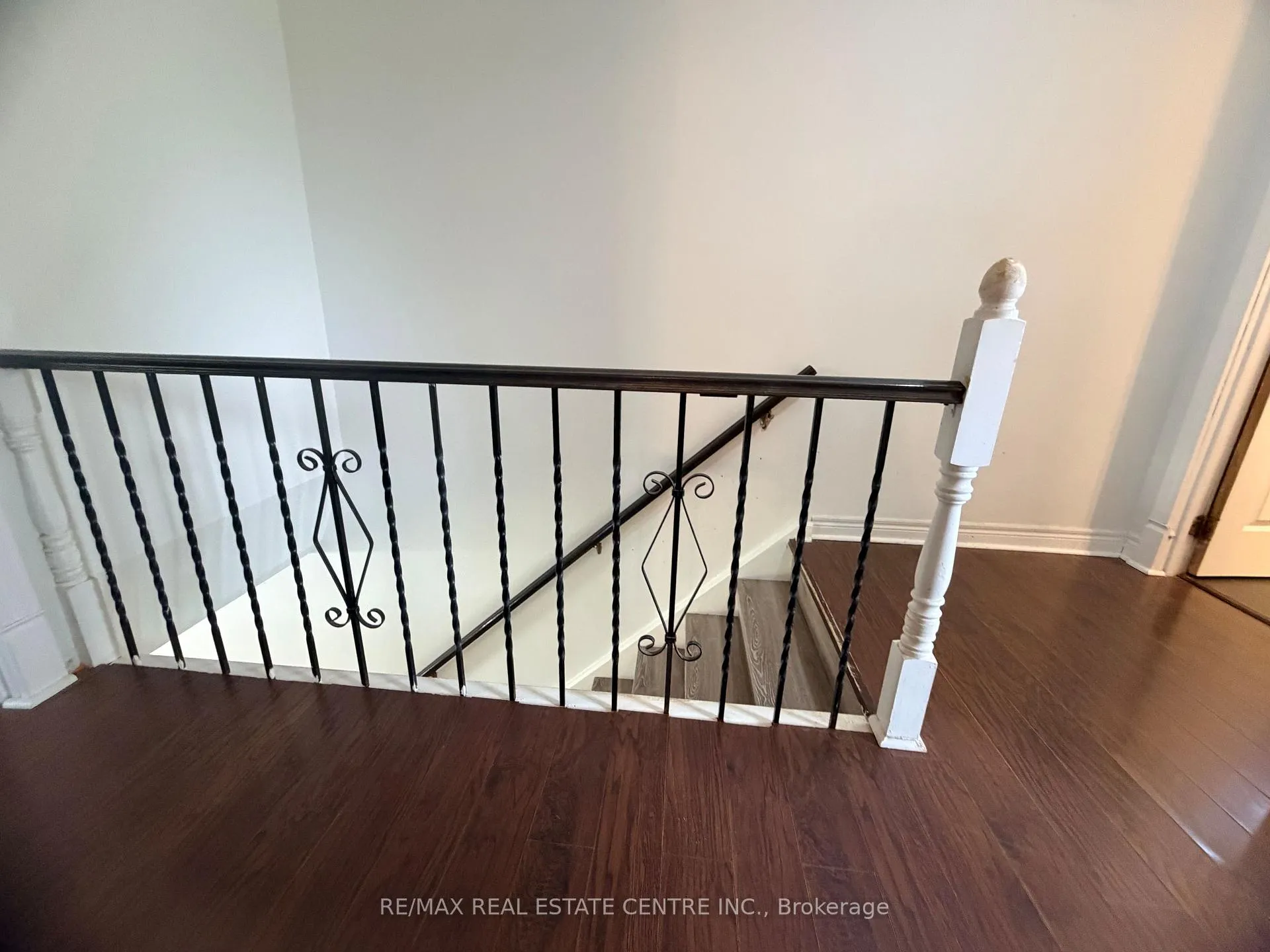 Photo 9 of 43 Forest Glen Crescent, Kitchener, Forest Hill — HOMEH