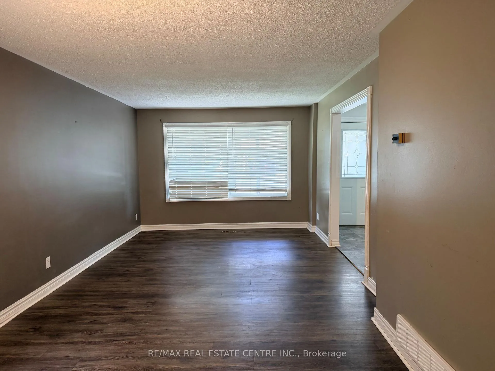 Photo 10 of 43 Forest Glen Crescent, Kitchener, Forest Hill — HOMEH