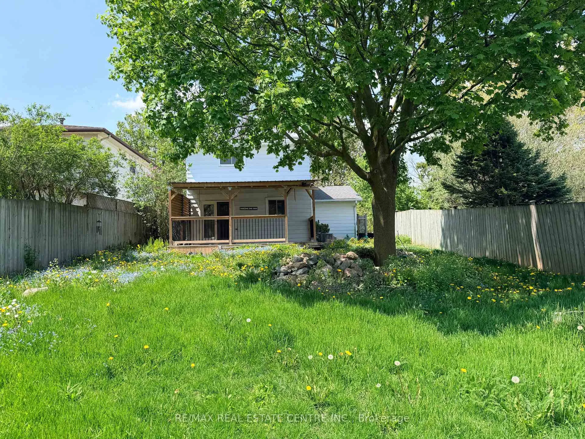 Photo 18 of 43 Forest Glen Crescent, Kitchener, Forest Hill — HOMEH