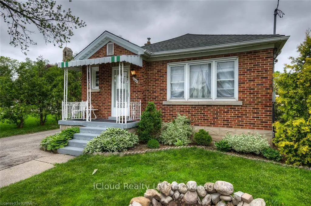 Front of 444 Stirling Avenue S