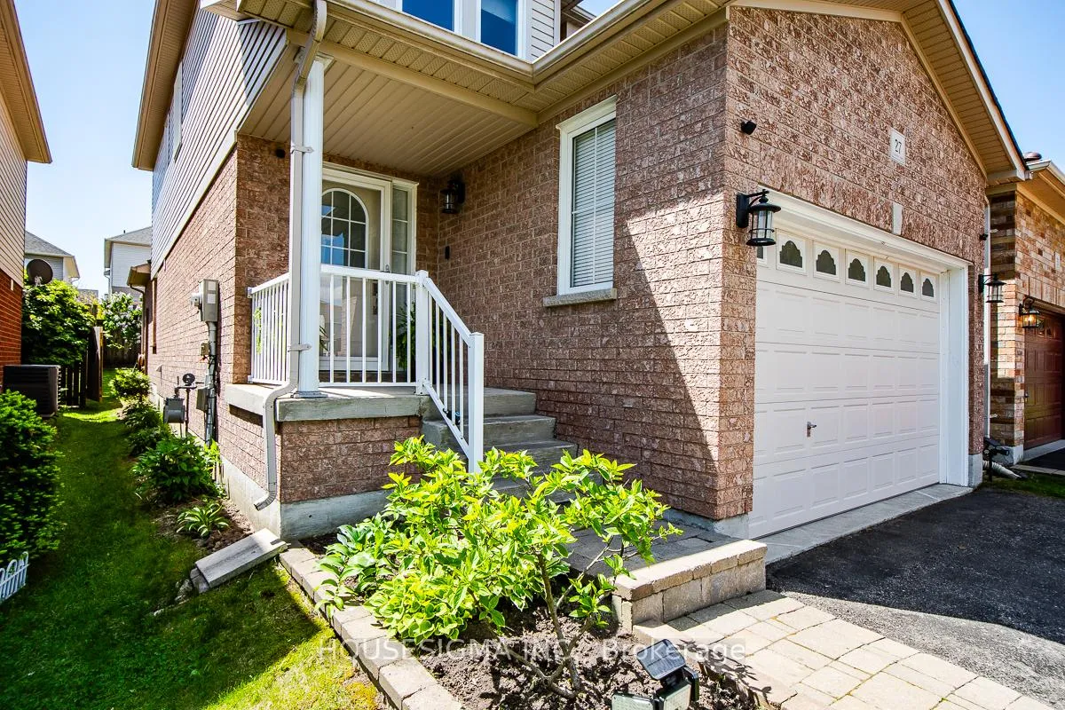 Photo 2 of 27 Staples Avenue, Clarington, Courtice — HOMEH