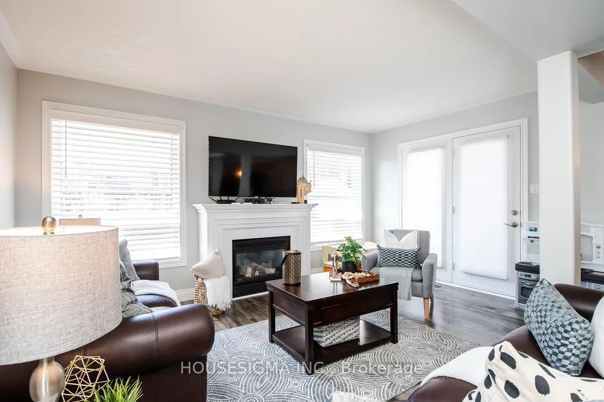 Photo 11 of 27 Staples Avenue, Clarington, Courtice — HOMEH