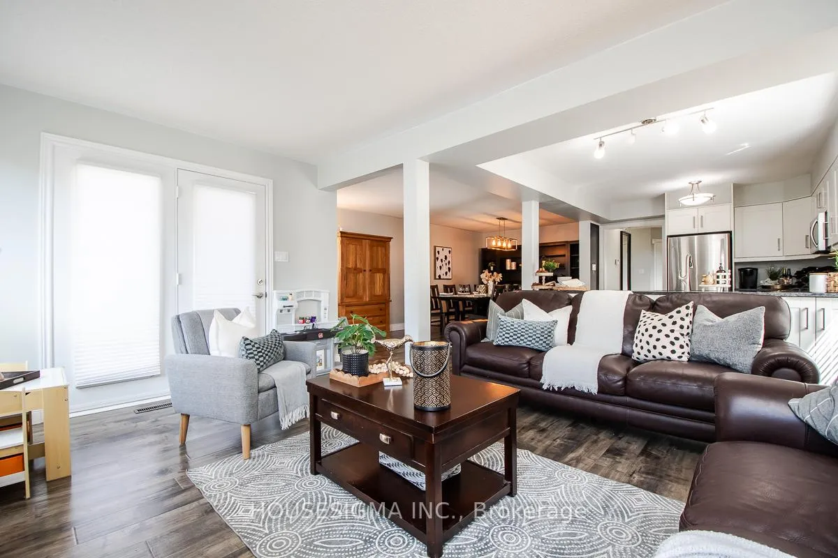 Photo 13 of 27 Staples Avenue, Clarington, Courtice — HOMEH