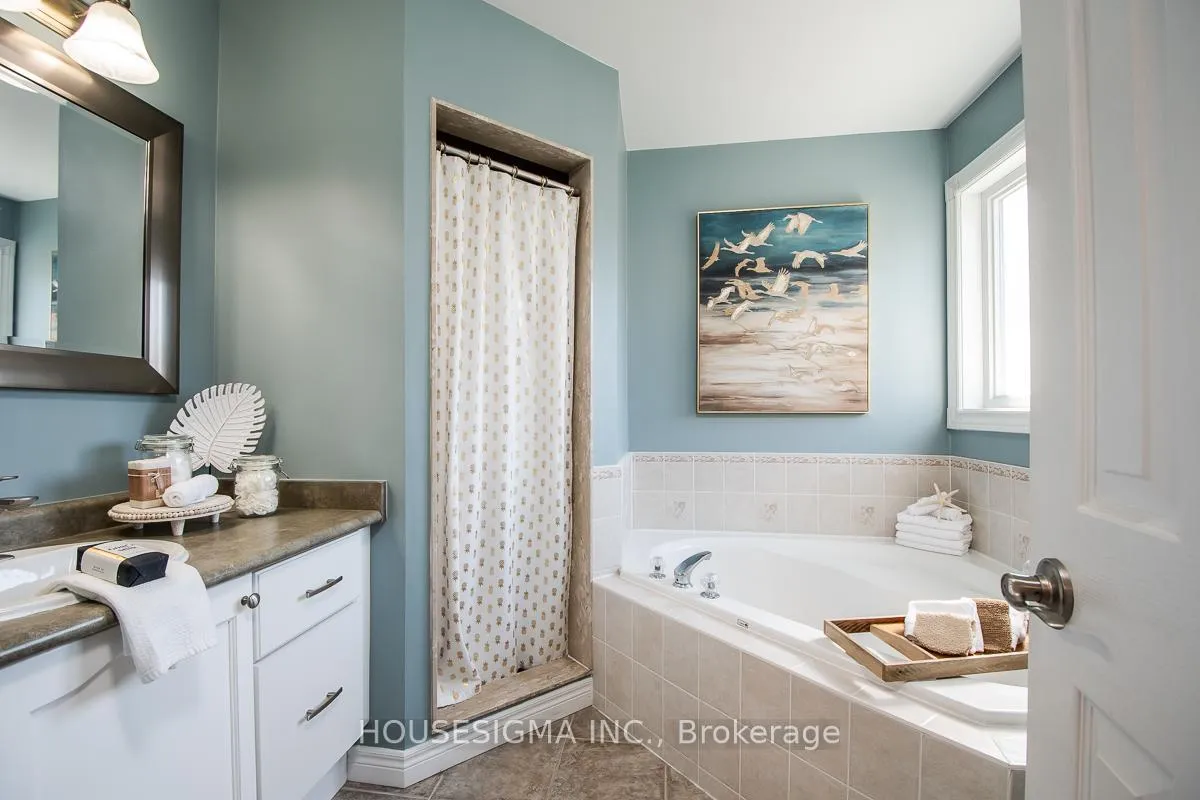 Photo 23 of 27 Staples Avenue, Clarington, Courtice — HOMEH