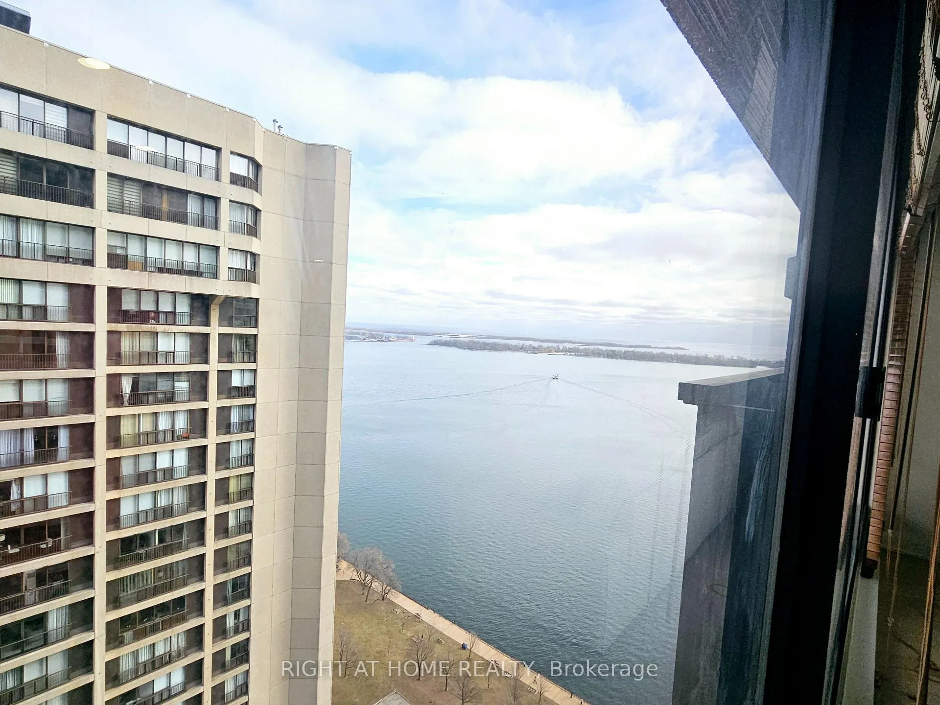 Photo 1 of Unit 3306, 65 Harbour Square, Toronto, Waterfront Communities — HOMEH