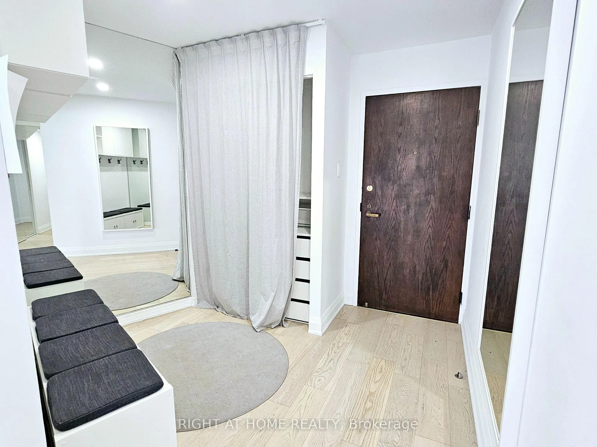 Photo 17 of Unit 3306, 65 Harbour Square, Toronto, Waterfront Communities — HOMEH