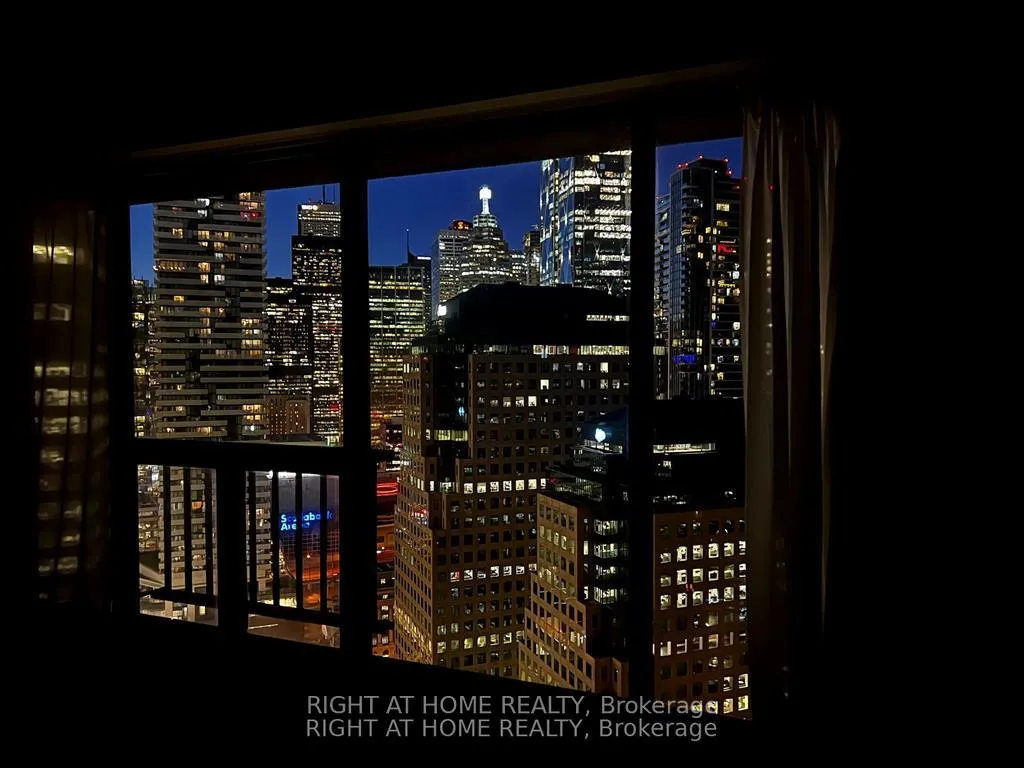 Photo 21 of Unit 3306, 65 Harbour Square, Toronto, Waterfront Communities — HOMEH
