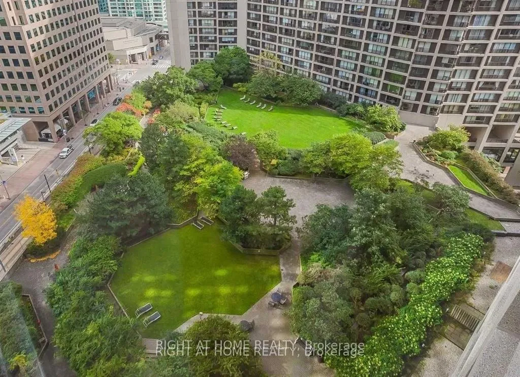 Photo 28 of Unit 3306, 65 Harbour Square, Toronto, Waterfront Communities — HOMEH