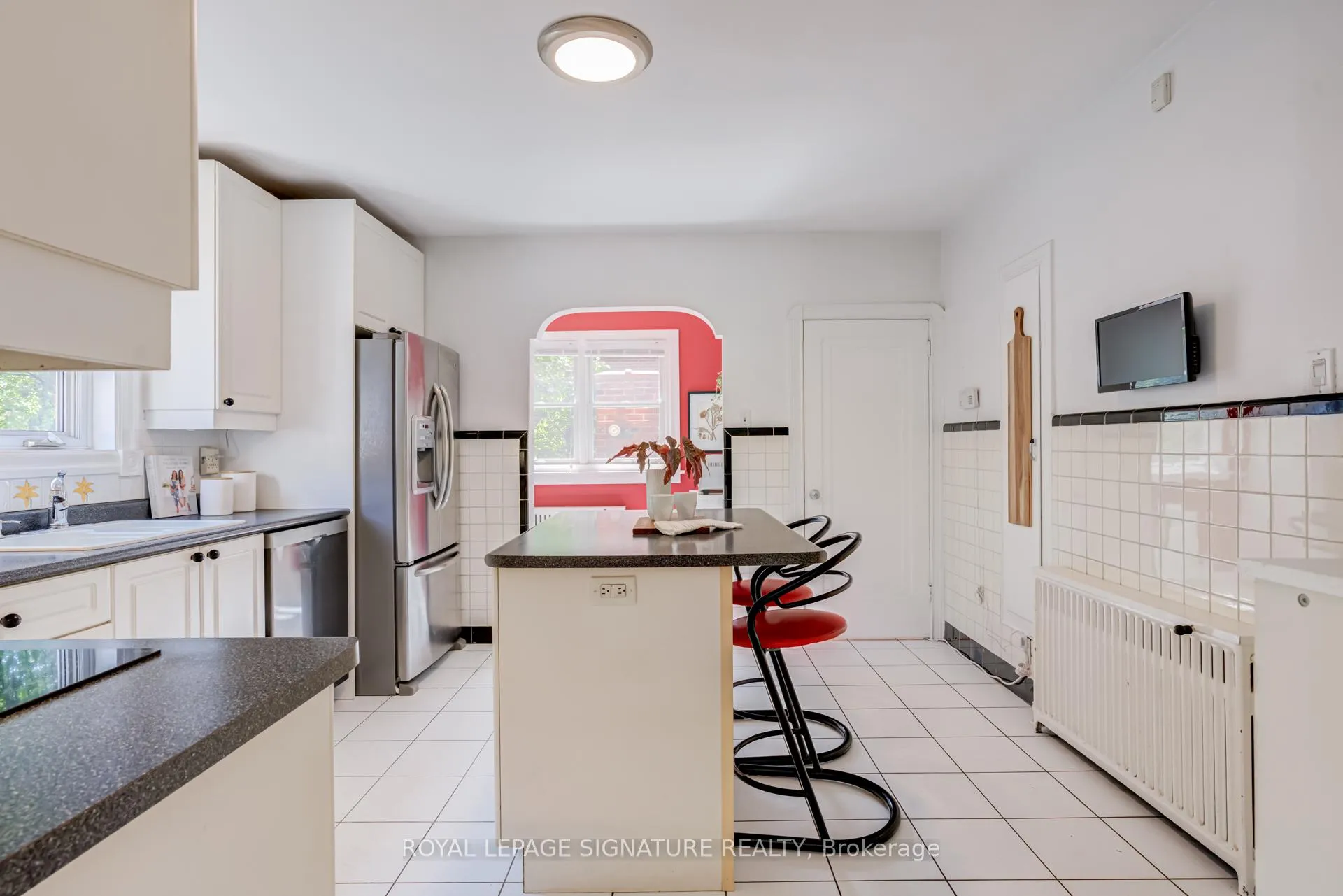 Photo 9 of 123 South Kingsway, Toronto, High Park-Swansea — HOMEH