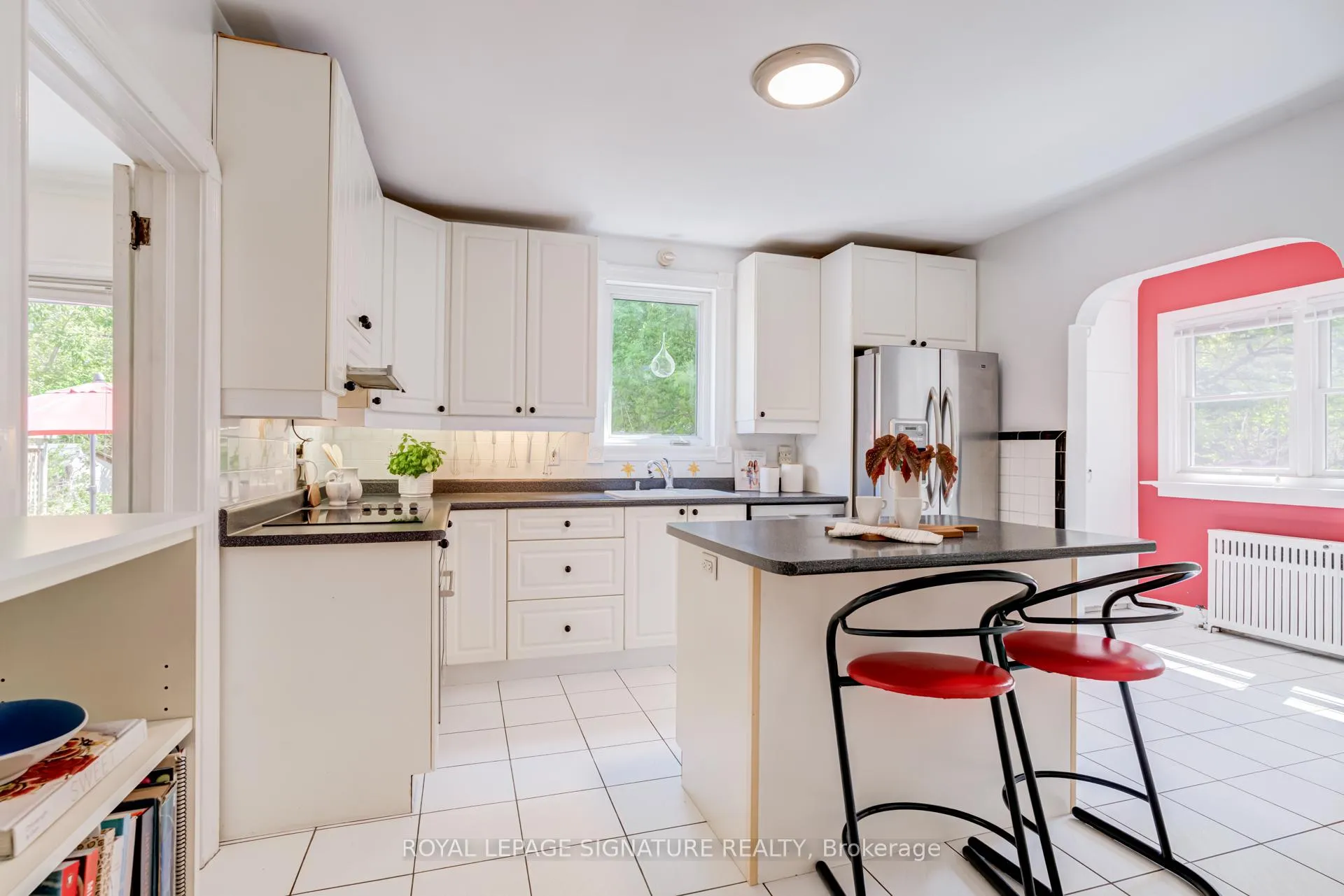 Photo 10 of 123 South Kingsway, Toronto, High Park-Swansea — HOMEH