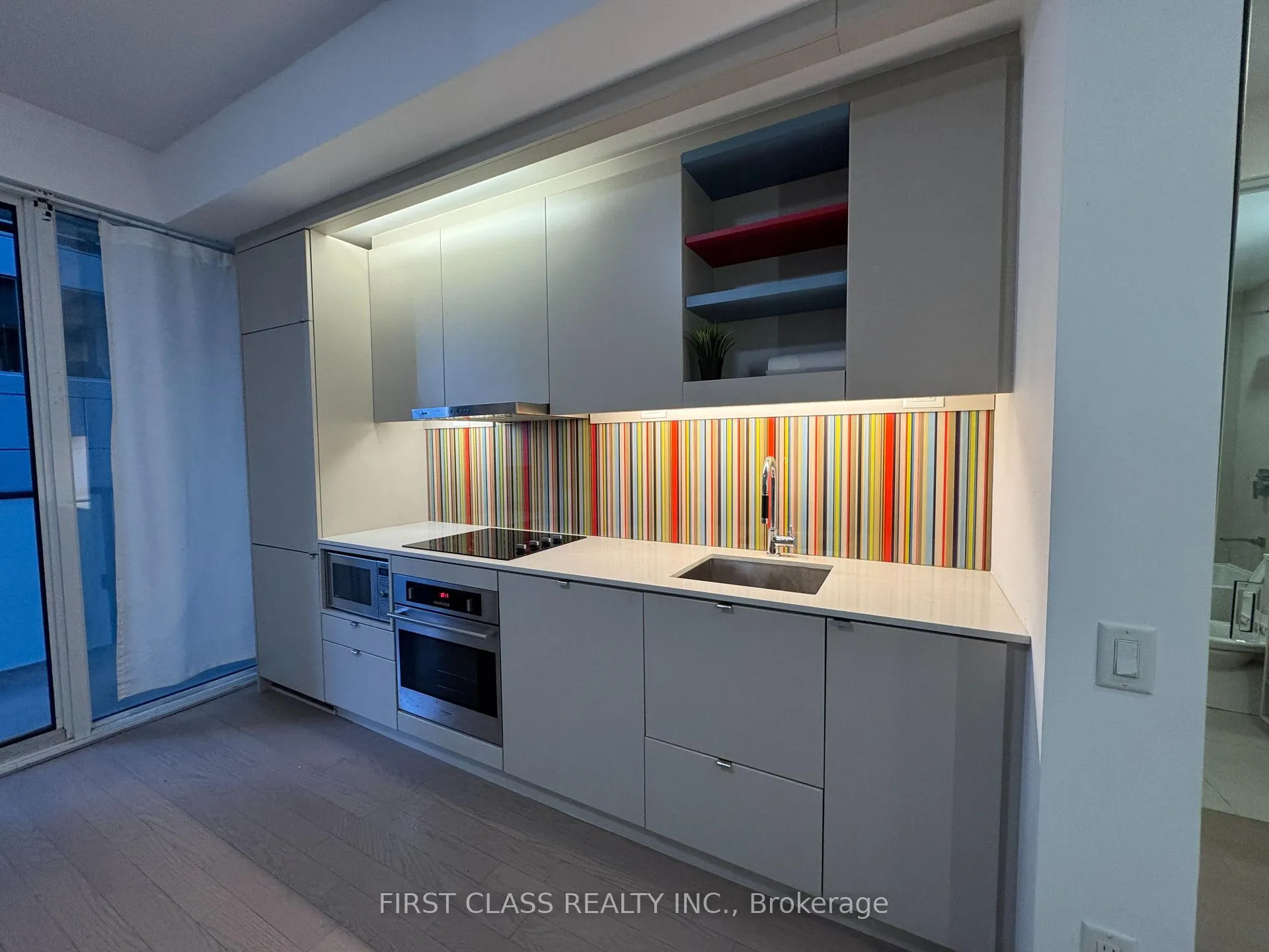 Photo 2 of Unit 617, 101 Peter Street, Toronto, Waterfront Communities — HOMEH