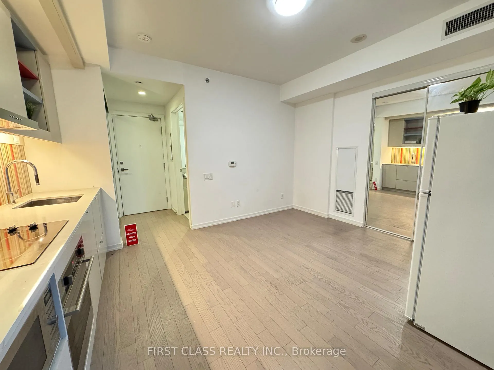Photo 4 of Unit 617, 101 Peter Street, Toronto, Waterfront Communities — HOMEH