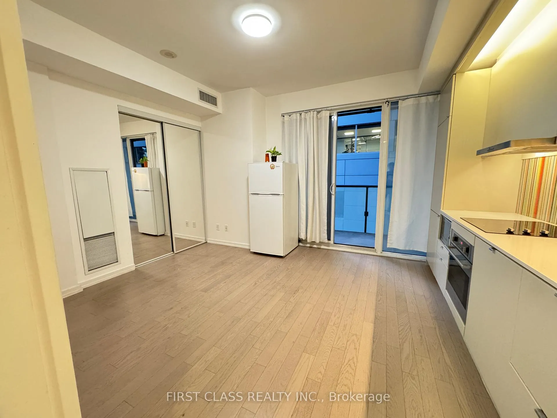 Photo 7 of Unit 617, 101 Peter Street, Toronto, Waterfront Communities — HOMEH