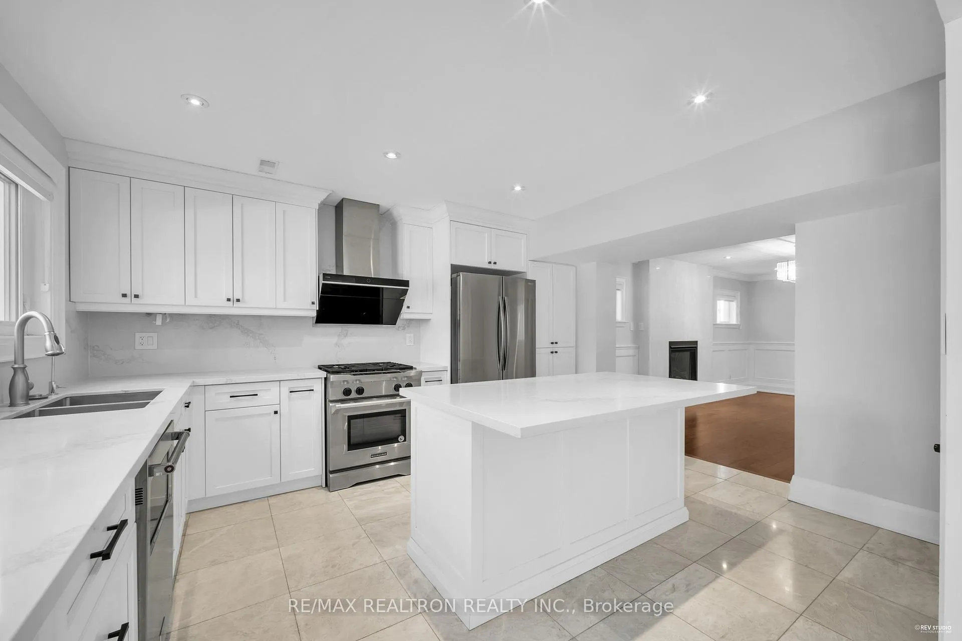 Photo 9 of 26 Liebeck Crescent, Markham, Unionville — HOMEH