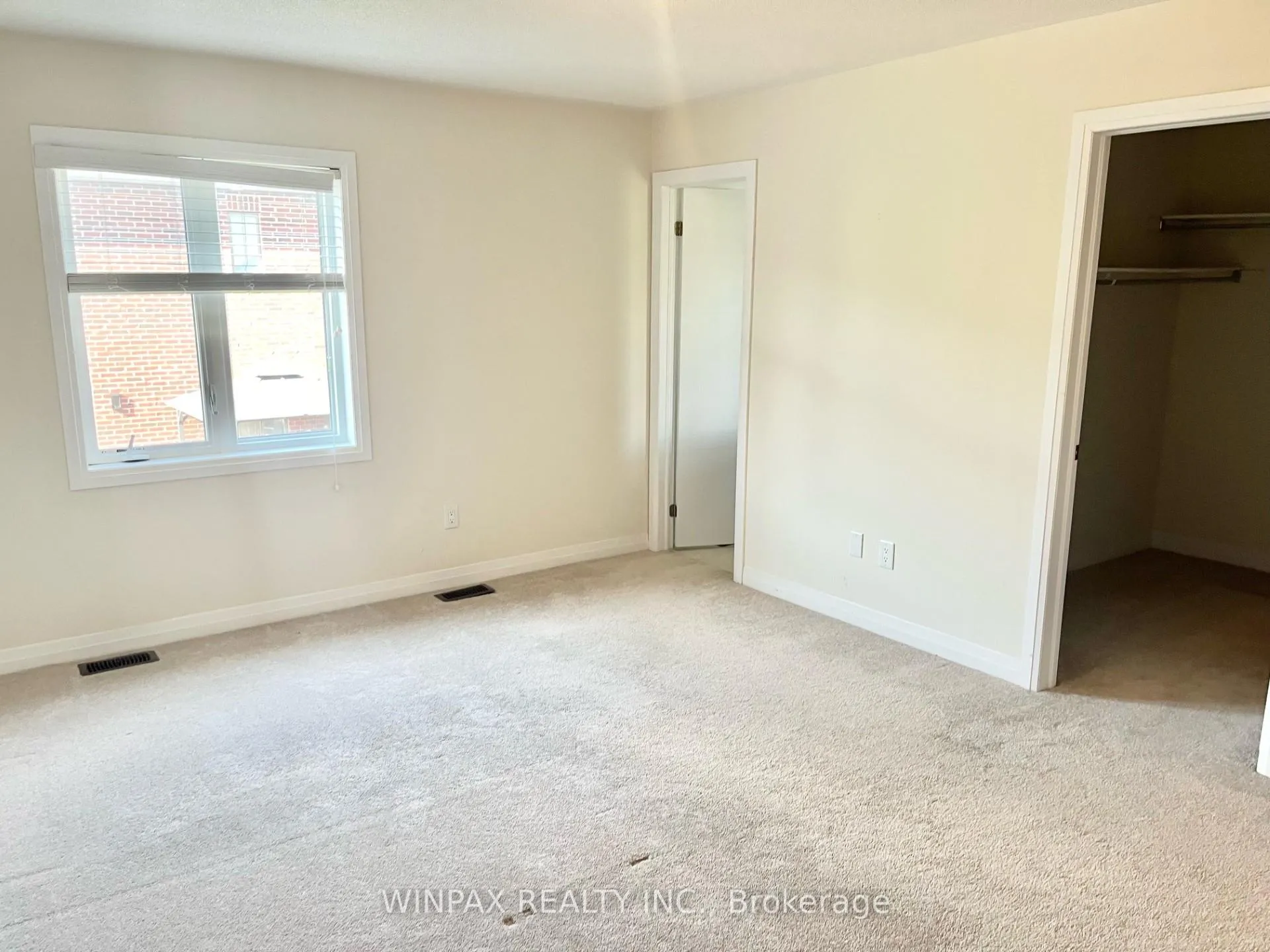 Photo 11 of 8 Bedford Estates Crescent, Barrie, Bayshore — HOMEH