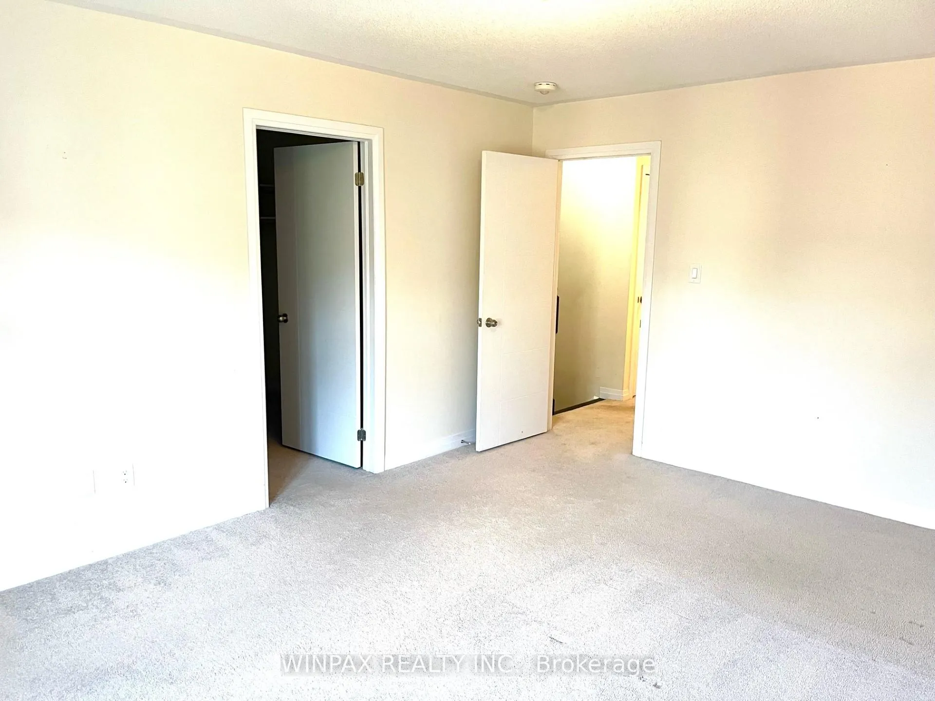 Photo 12 of 8 Bedford Estates Crescent, Barrie, Bayshore — HOMEH