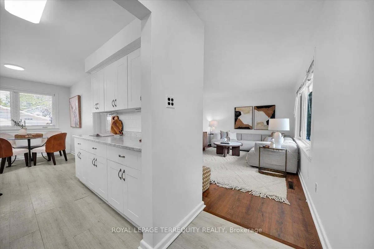 Photo 3 of 28 Crowland Drive, Etobicoke, Rexdale-Kipling — HOMEH