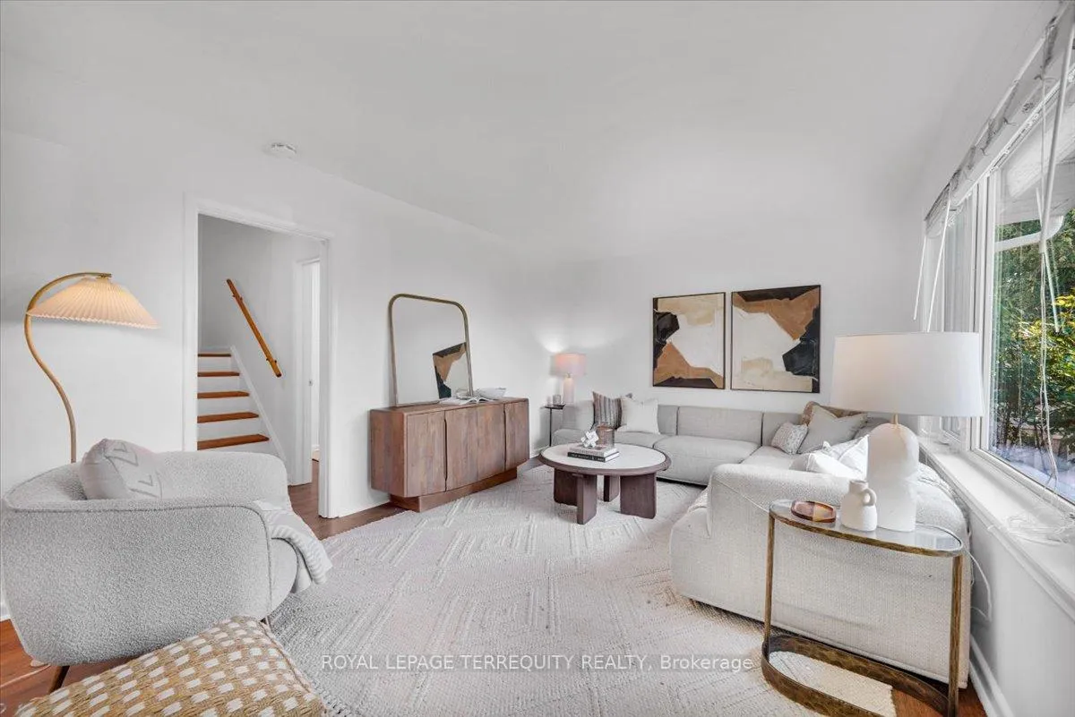 Photo 5 of 28 Crowland Drive, Etobicoke, Rexdale-Kipling — HOMEH