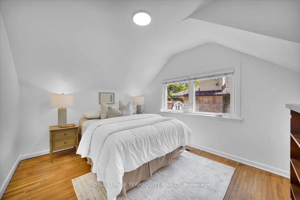 Photo 22 of 28 Crowland Drive, Etobicoke, Rexdale-Kipling — HOMEH