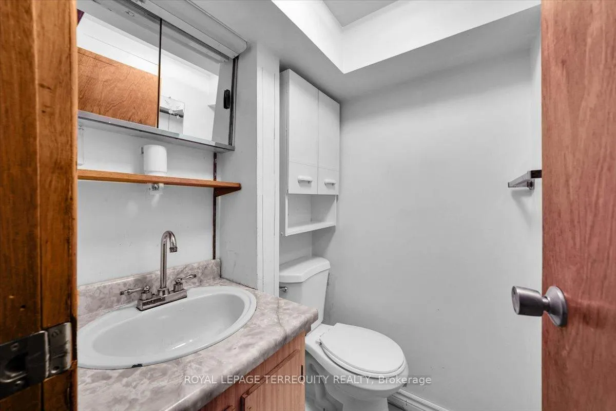 Photo 27 of 28 Crowland Drive, Etobicoke, Rexdale-Kipling — HOMEH