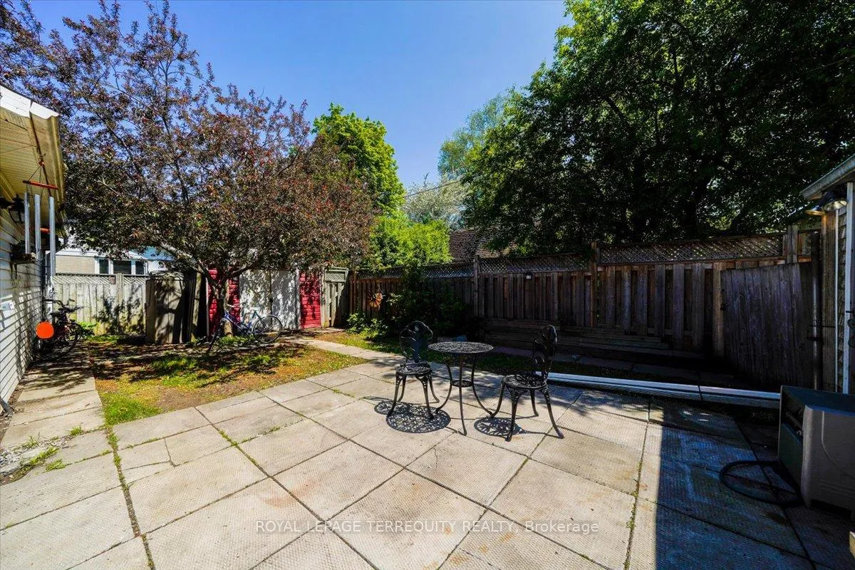 Photo 31 of 28 Crowland Drive, Etobicoke, Rexdale-Kipling — HOMEH