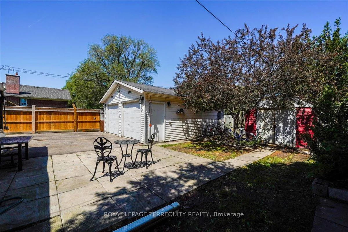 Photo 32 of 28 Crowland Drive, Etobicoke, Rexdale-Kipling — HOMEH