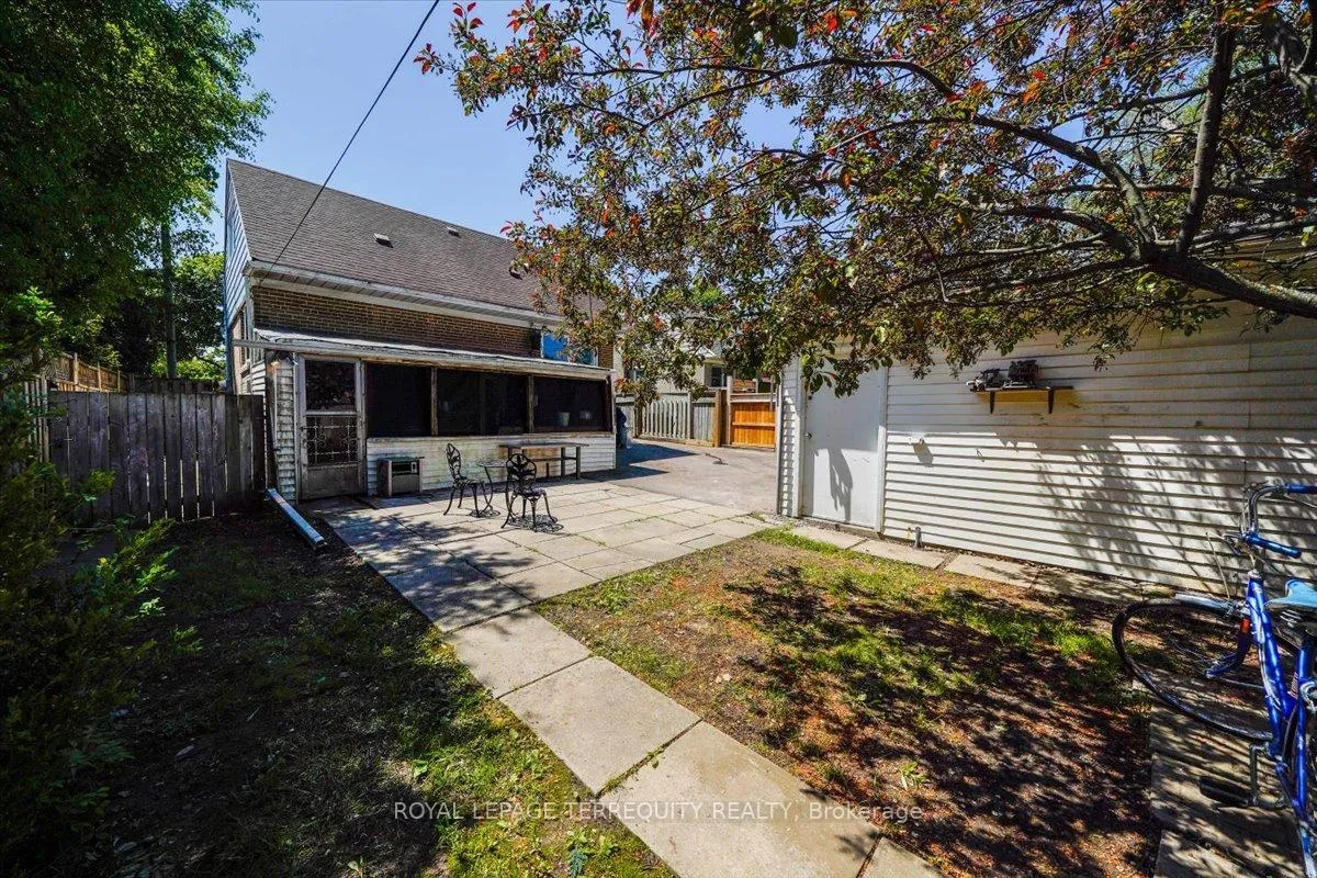 Photo 33 of 28 Crowland Drive, Etobicoke, Rexdale-Kipling — HOMEH