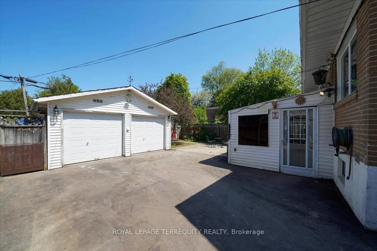 Photo 36 of 28 Crowland Drive, Etobicoke, Rexdale-Kipling — HOMEH