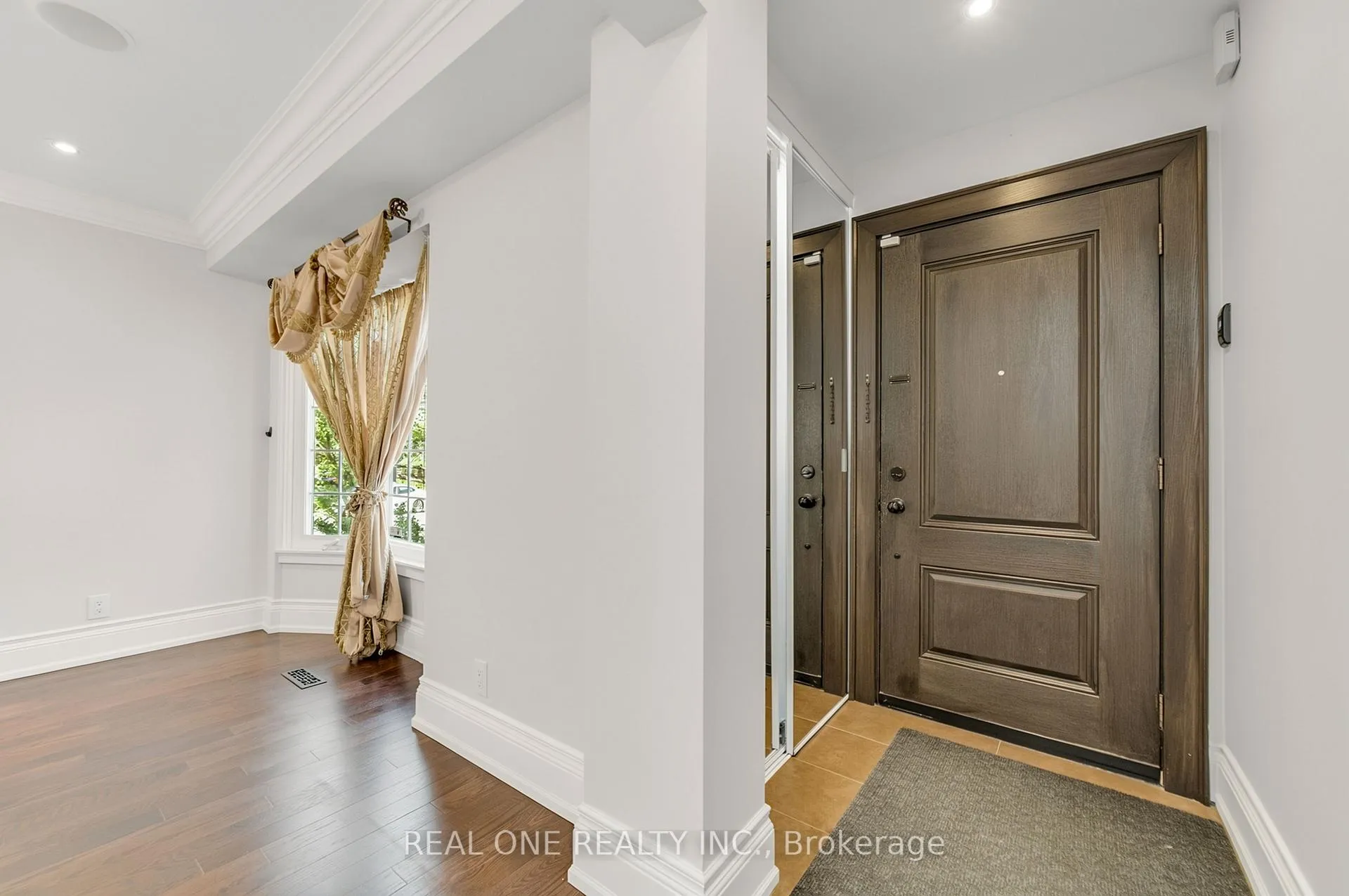 Photo 4 of 67 Eleanor Circle, Richmond Hill, South Richvale — HOMEH
