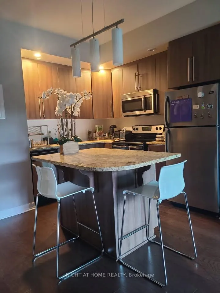 Photo 4 of Unit 404, 238 Besserer Street, Ottawa, Sandy Hill — HOMEH