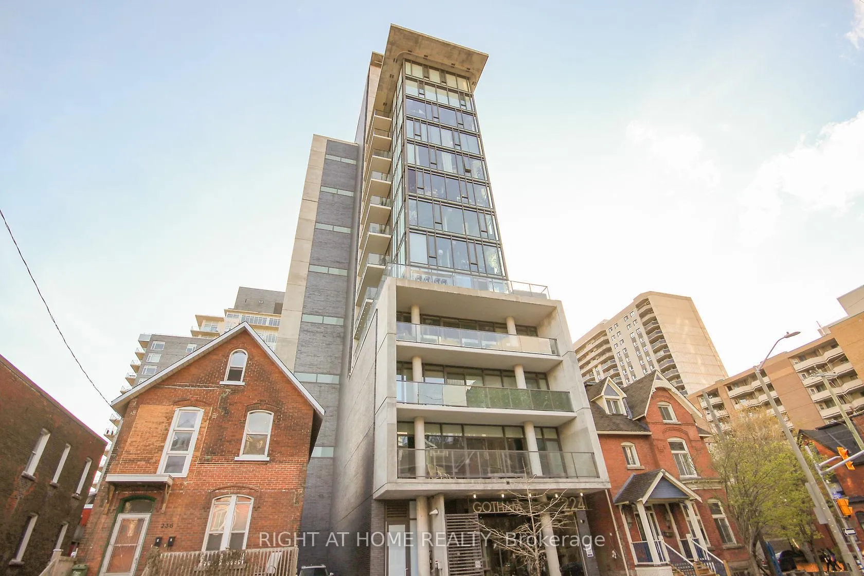 Front of Unit 1002, 224 Lyon Street