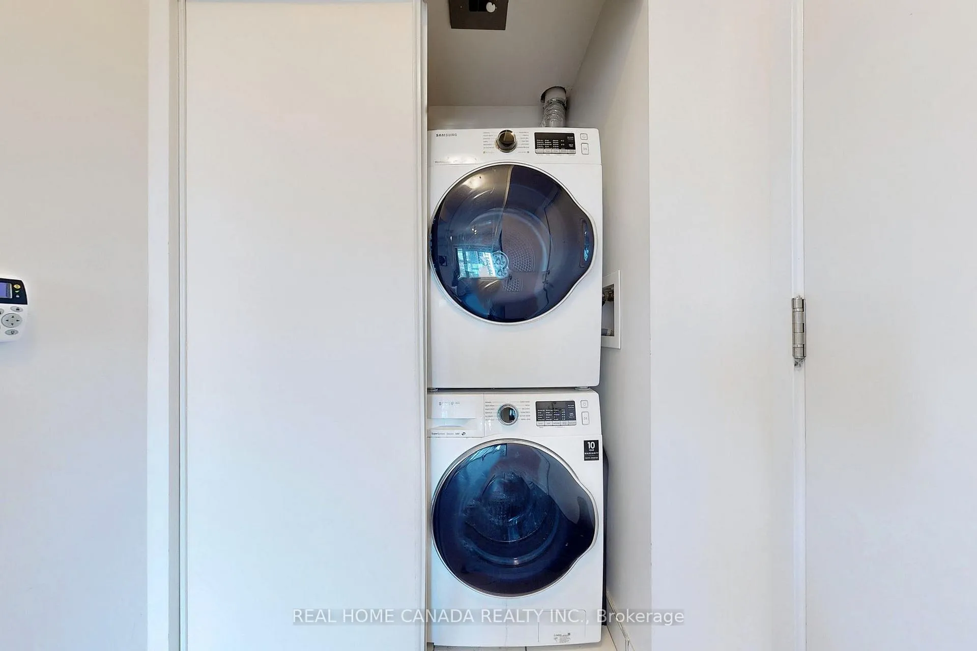 Photo 9 of Unit 2213, 195 Redpath Avenue, Toronto, Mount Pleasant West — HOMEH