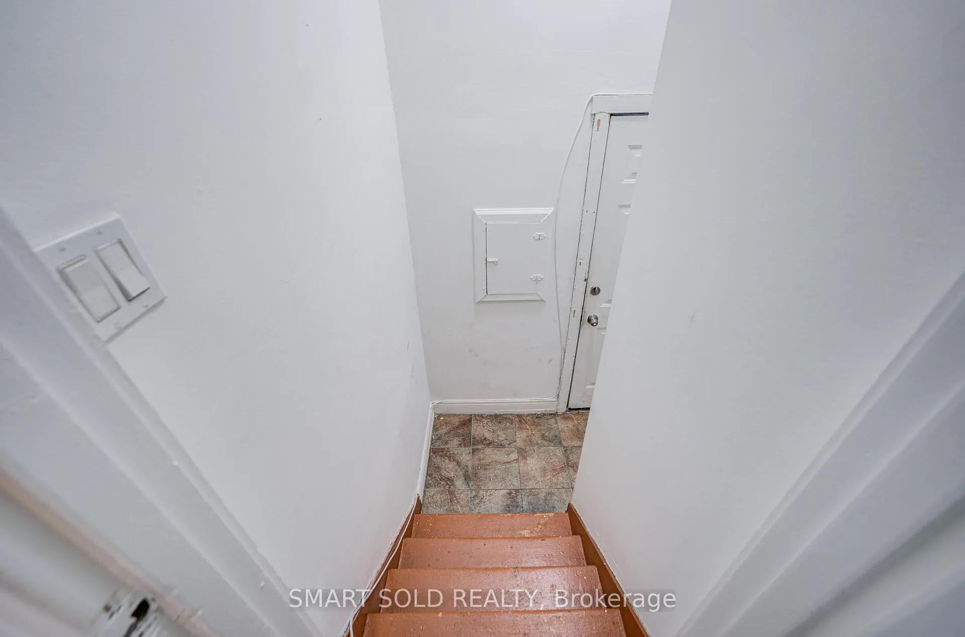 Photo 12 of 77 Fennell Avenue, Hamilton, Southam — HOMEH