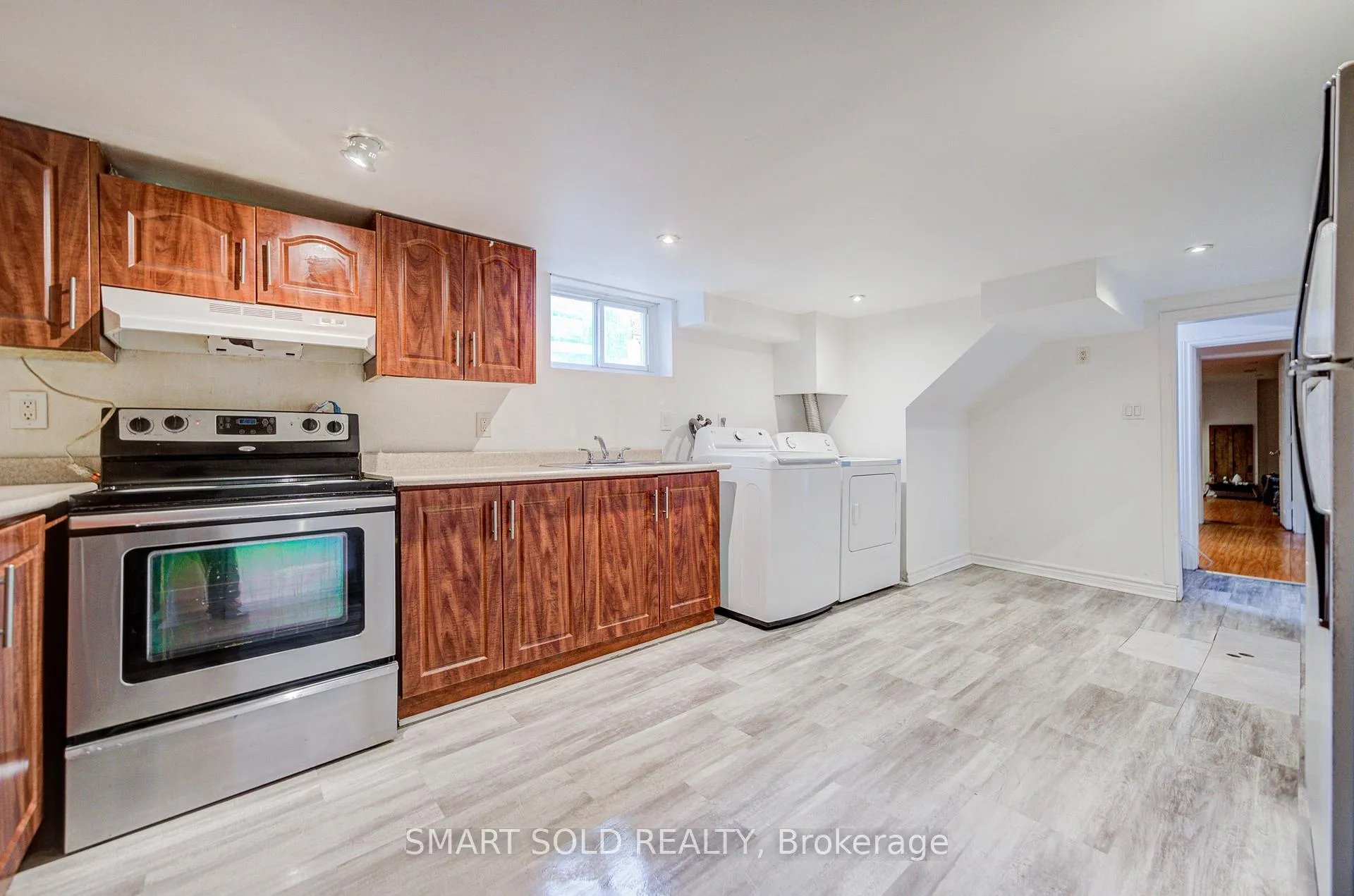 Photo 13 of 77 Fennell Avenue, Hamilton, Southam — HOMEH