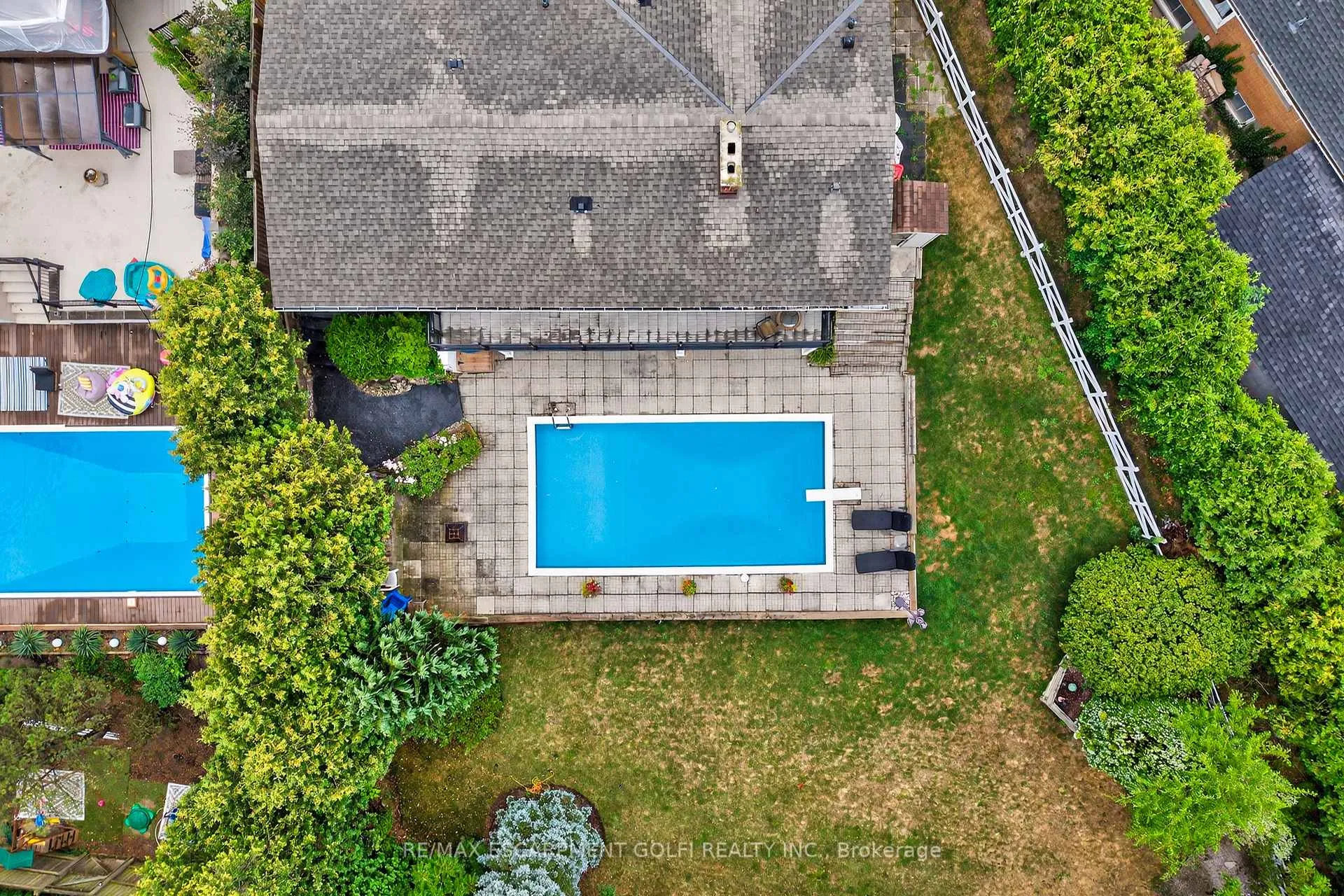 Photo 3 of 90 Mountain Avenue, Hamilton, Stoney Creek — HOMEH