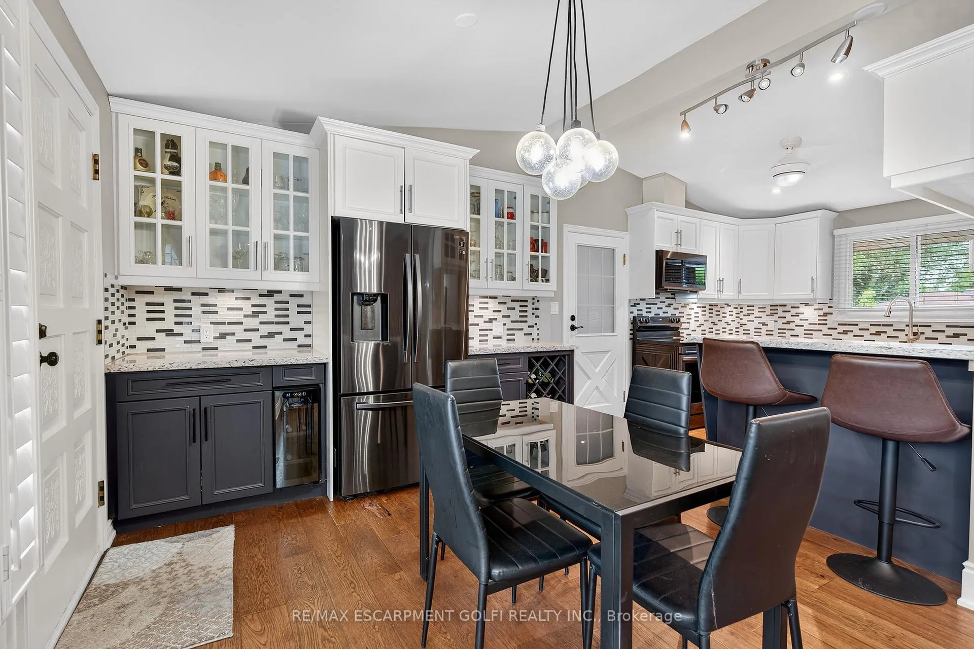 Photo 10 of 90 Mountain Avenue, Hamilton, Stoney Creek — HOMEH
