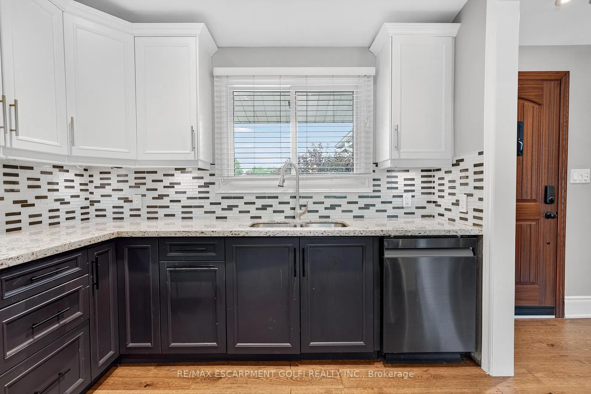 Photo 13 of 90 Mountain Avenue, Hamilton, Stoney Creek — HOMEH